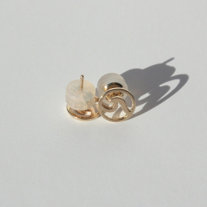 14K Gold Wave Stud Earrings